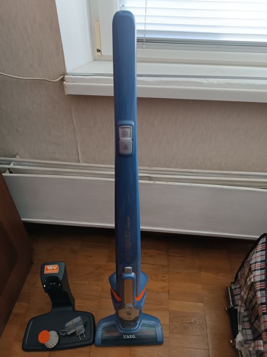 Пилесос AEG на запчастини!