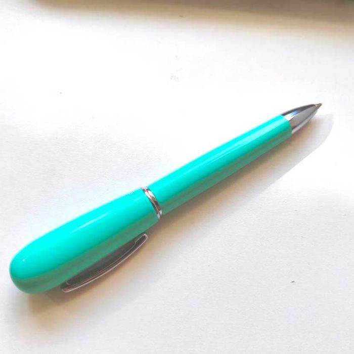 Caneta Online corpo em aço lacado de cor verde água 12 cm