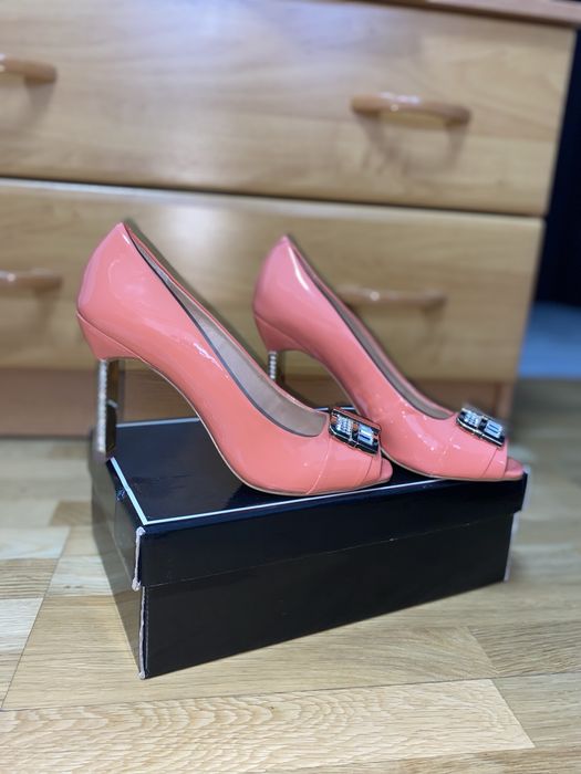 Buty/czólenka na obcasie rozm.40