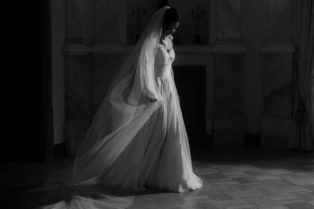 WYPRZEDAŻ!!! Powystawowa jedwabna suknia ślubna roz. 40