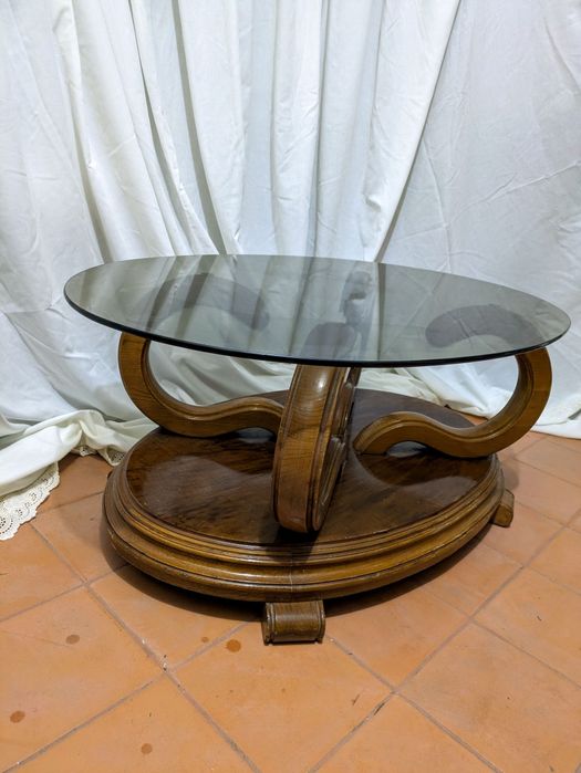 Mesa oval de centro para sala com vidro