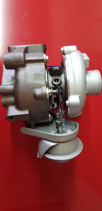 Turbina turbosprężarka turbo Toyota RAV-4 2.0d D4D 116KM Avensis Verso
