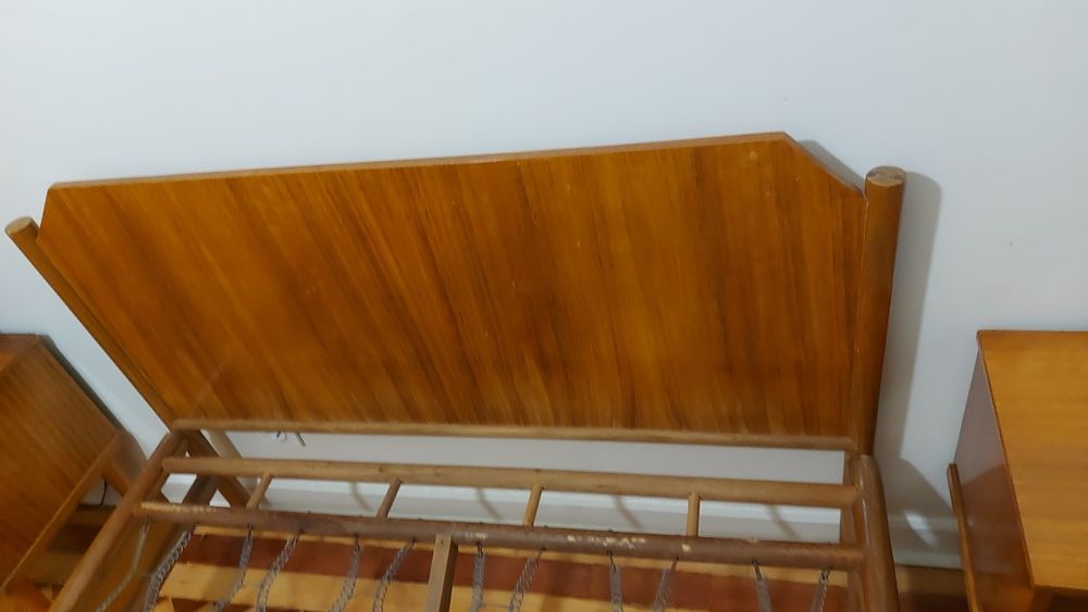 Cama de pinho maciço com colchão