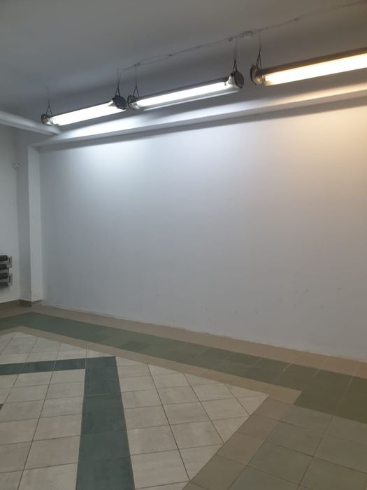 Lokal 36m2 sutereny - parking