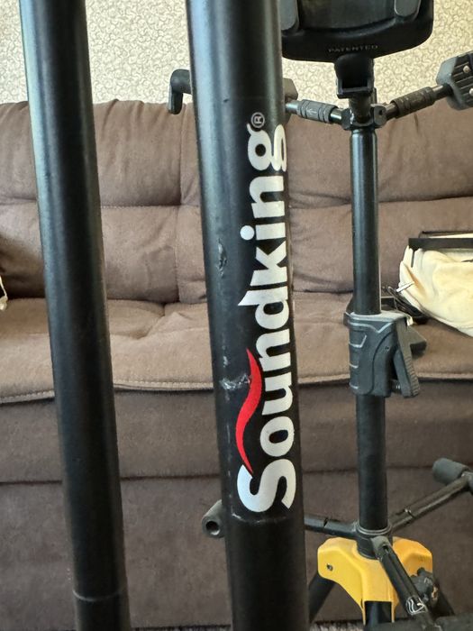 Продам стойки для музыкальных инструментов