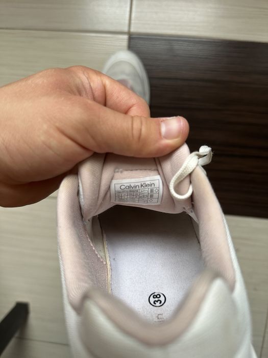 Calvin Klein białe sneakersy damskie 38 – lekkie buty z siateczki na co dzień