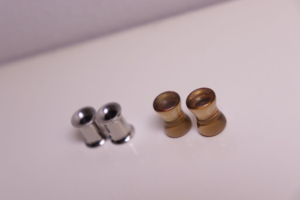 Tunele do uszy stalowe / plagi 6 mm 2 G