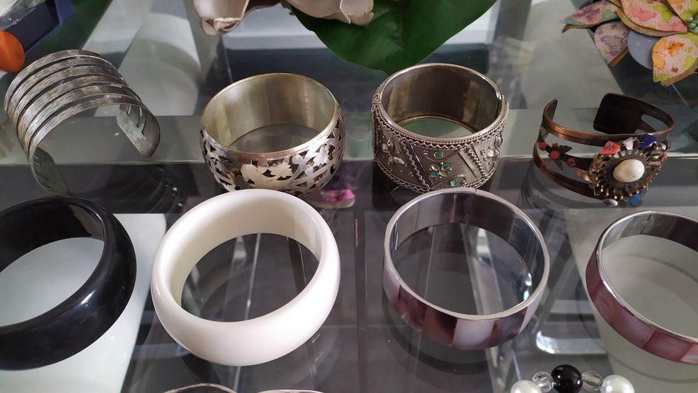 Lote de 13 pulseiras novas por 49,99€ ou 7,99€ cada