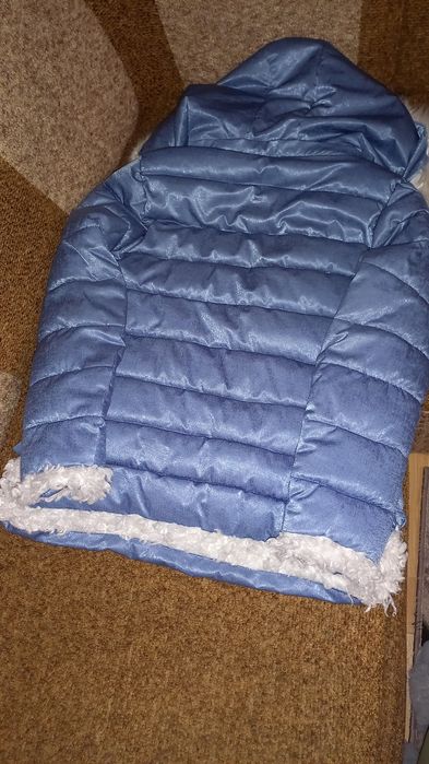 Курточка зимня, може бути на холодну осінь/весну