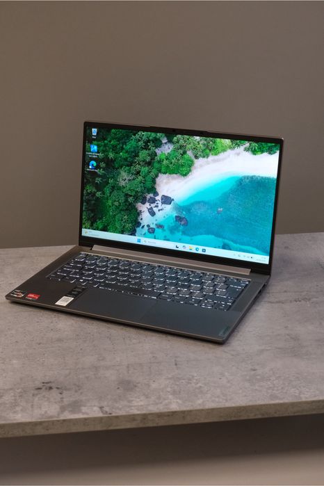 Laptop Lenovo Yoga Slim 7 AMD Ryzen 7 16GB 512GB Windows 11