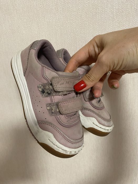 Туфлі ,кросівки,nike,zara,clarks 24розмір
