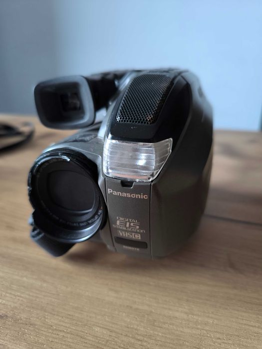 Kamera Panasonic PV-L580D VHS-C Palmcorder Camcorder