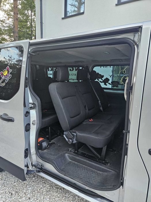Renault Trafic 9 osobowy