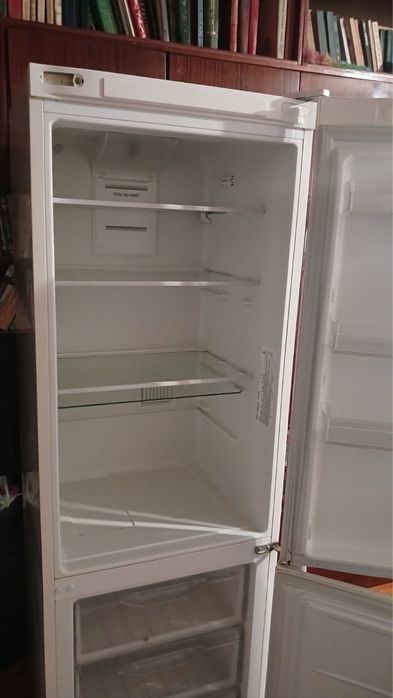 Холодильник  Indesit 185 см