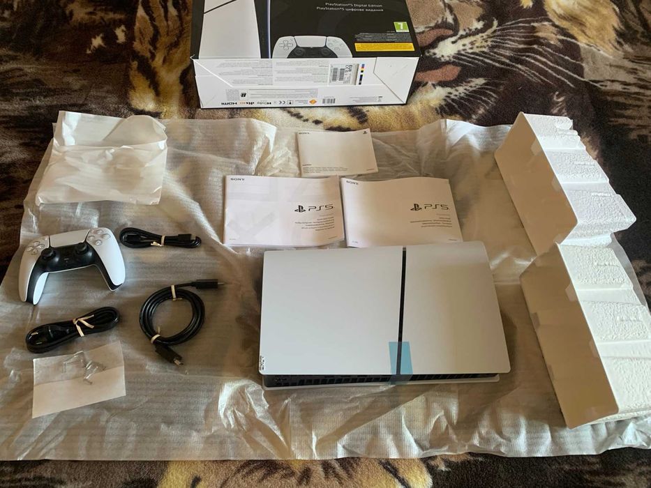 Продам Playstation 5 Slim. На гарантії.