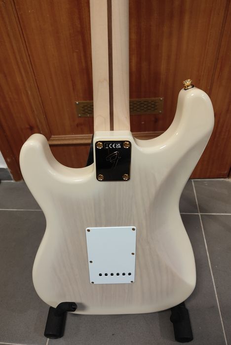 Fender stratocaster Ritchie Kotzen 2023 como nova