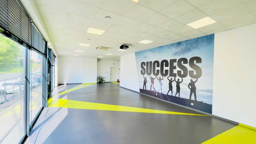 BIURA / USŁUGI -2 lokale- możliwość złączenia, wysoki stand, parking!