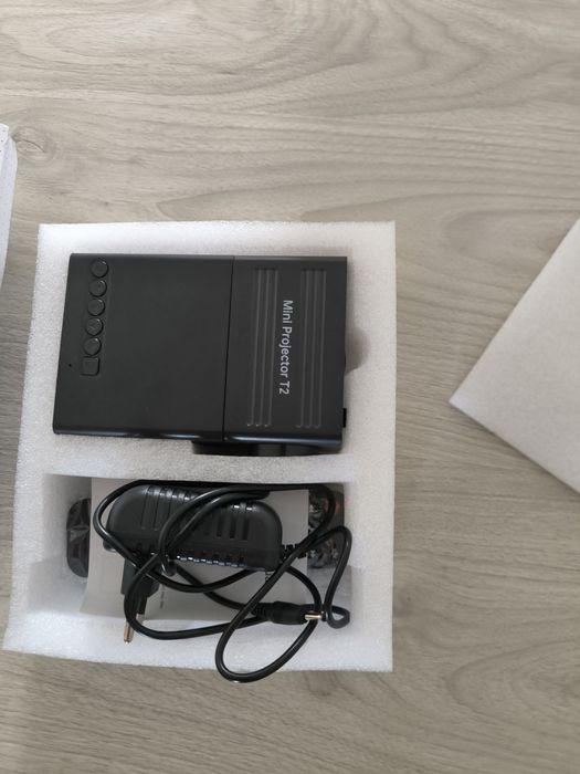 Vendo projetor Led novo