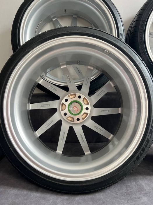 Продам колеса R 19 різноширокі  розболтовка 5/112