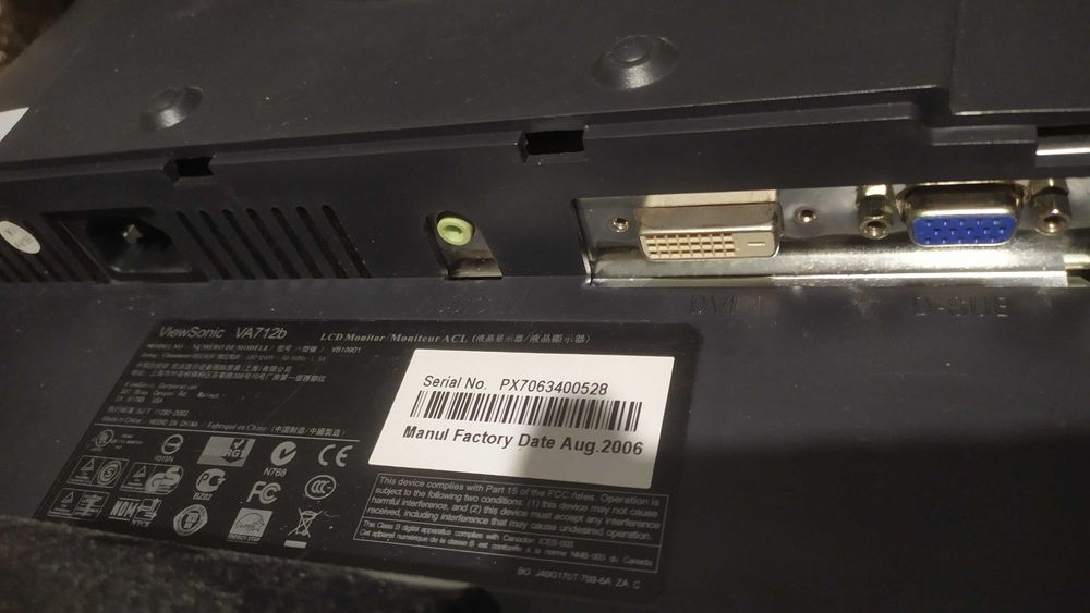 монiтор ViewSonic  VA712b Працюючий.