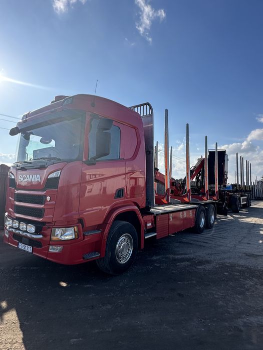 Transport drewna płyt drogowych słomy  usługi hds