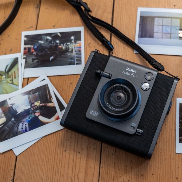 Камера миттєвого друку Fujifilm Instax Wide Evo стан нової