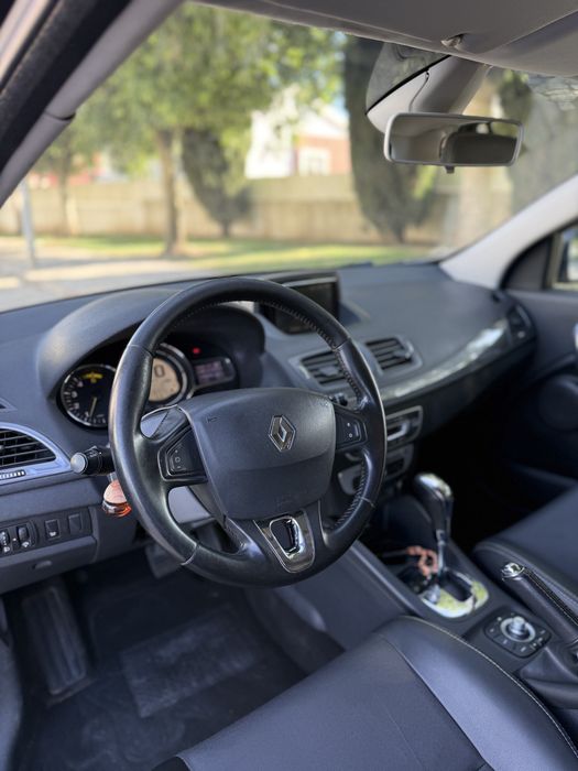 Renault Mégane 1.5 dCi Sport Tourer Auto – 110cv | Económica |