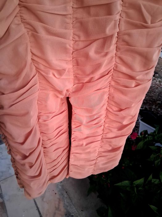 Vestido Breskha,com brincos Lefties.