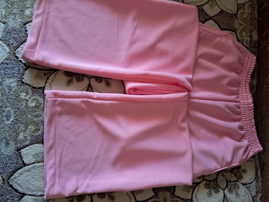 Продам спортивний костюм жіночий