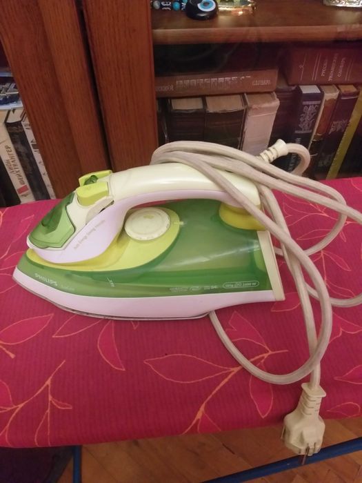 Продам праску /утюг philips
