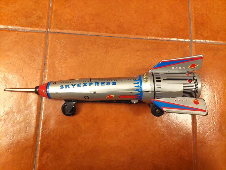 Brinquedo em Lata Foguete em lata  Sky express