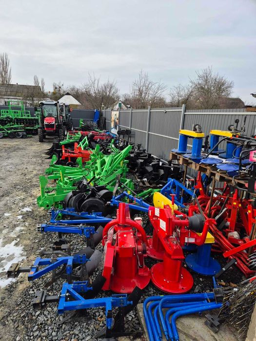 Лійка-розкидач-розсіювач мінеральних добрив для трактора