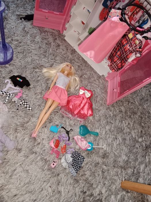 Samochód reibon high lalka reibow i szafa