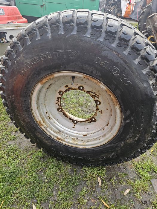 Kola opony felgi trawiaste new holland