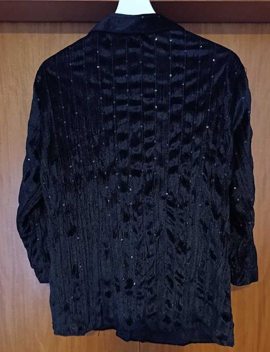 Blusa preta com brilho "Kingfield"