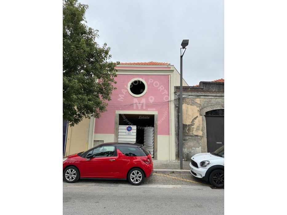 Armazém para Comercio ou Serviços próxima a Rotunda da Boavista, Porto