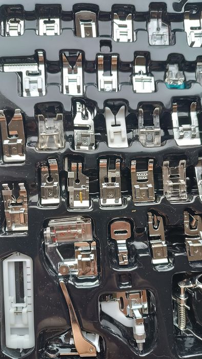 Продам набор профессиональных лапок для швейной машины