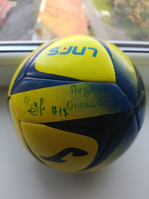 Продам футзальний м'яч розмір 4