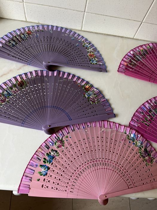 Leques NOVOS grandes pintados à mão - 23 cm