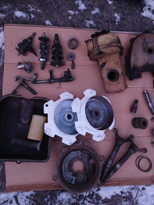 Запчастини мотороллера( Муравей,Тулица,Турист).