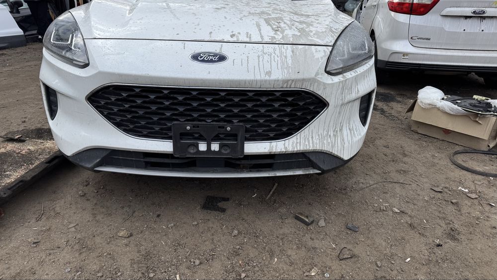 Передній бампер Ford Escape mk4 usa
