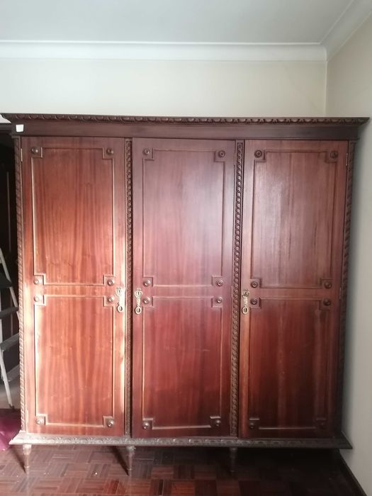 Roupeiro estilo D. José