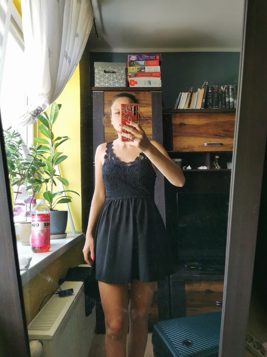 Czarna sukienka z