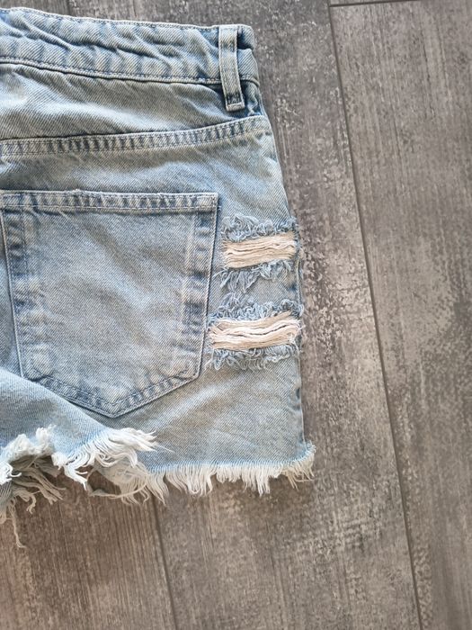 Nowe szorty Bershka M