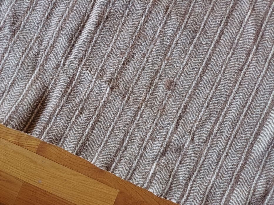 Tapete alentejano 100% lã natural de tom castanho claro (190x116 cm)