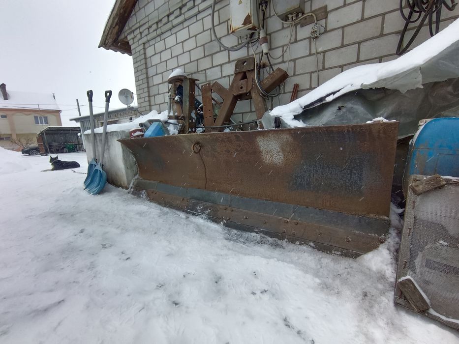 Відвал для трактора