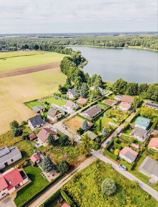 Wyjątkowa działka rekreacyjna nad samym jeziorem