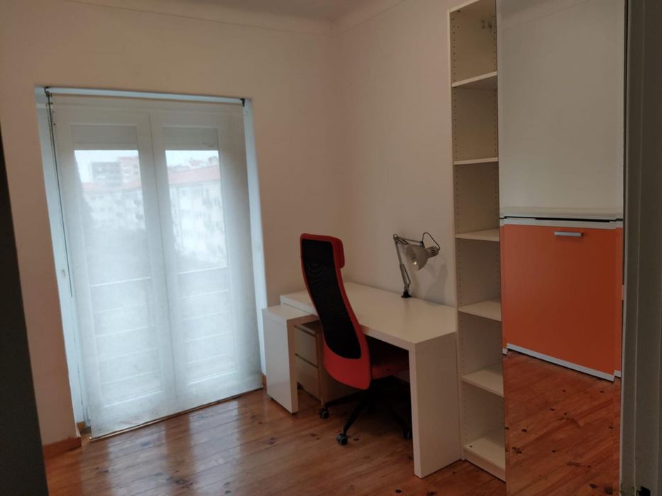 Quarto Individual para Estudante em Alvalade - Lisbon | Metro 5 min | Despesas Incluídas