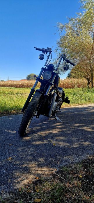 Suzuki Intruder VS800 bobber