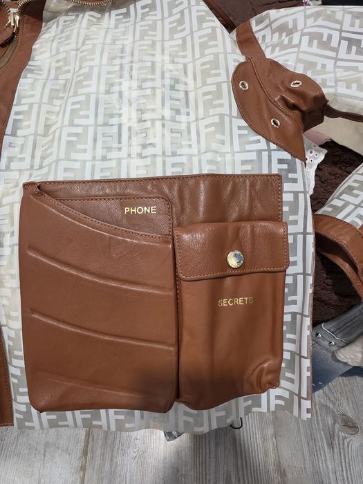 Fendi не звичайний дощовик